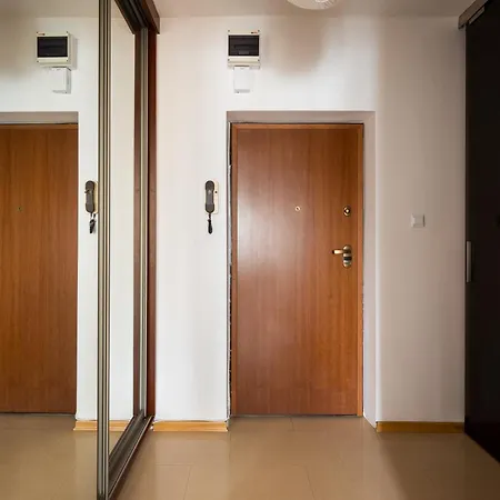 Grand Theatre Cosy By Bookinghost