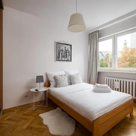 Grand Theatre Cosy By Bookinghost