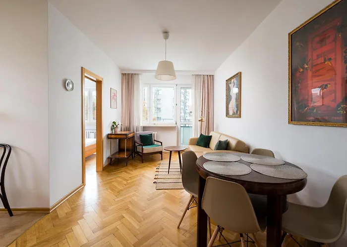 Grand Theatre Cosy By Bookinghost *