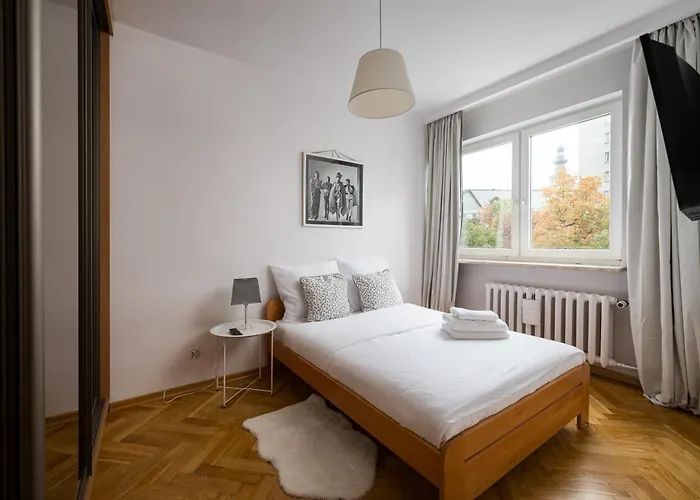 Grand Theatre Cosy By Bookinghost