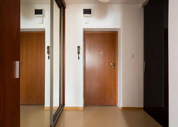 Grand Theatre Cosy By Bookinghost