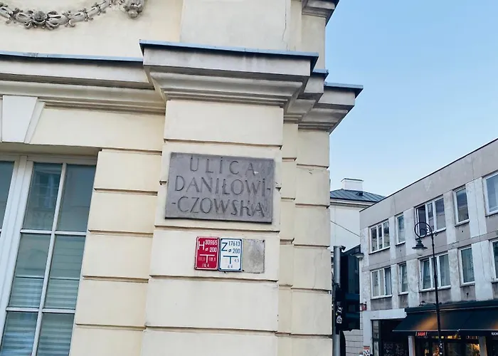 Grand Theatre Cosy By Bookinghost